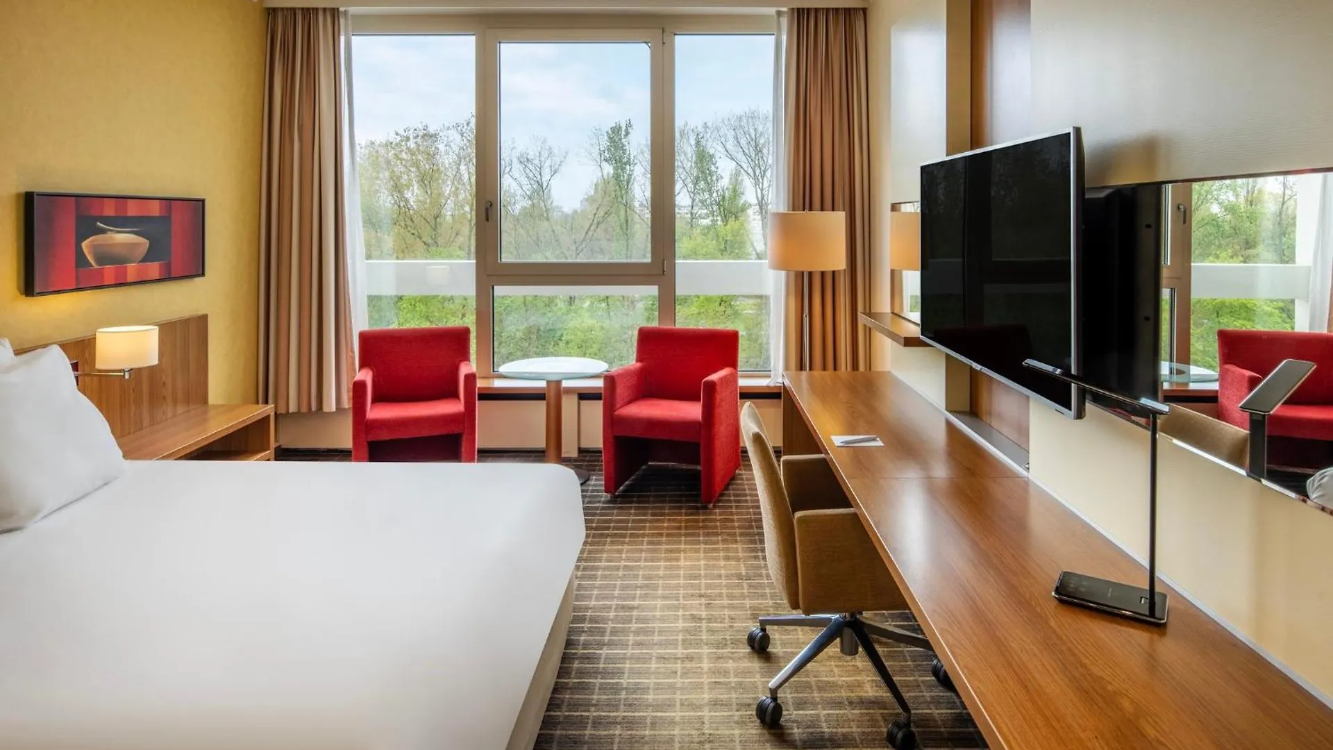Crowne Plaza Antwerpen By Ihg Hotel 4*,