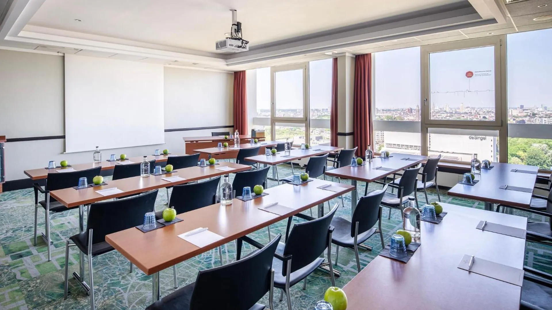 Crowne Plaza Antwerpen By Ihg Hotel 4*,